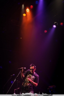 Jim Zeller performiong at the launch of his CD "Cirucs"