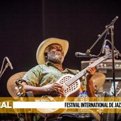 taj-mahal-banner-show