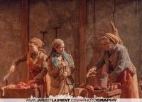 The Gut Girls 1-0038