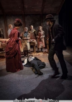 The Gut Girls 2-0145